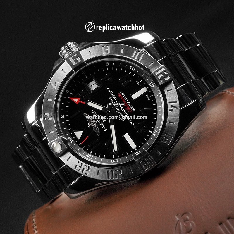 Breitling Avenger II GMT Mens watch Unisex Automatic Steel A32390111B2A1 2
