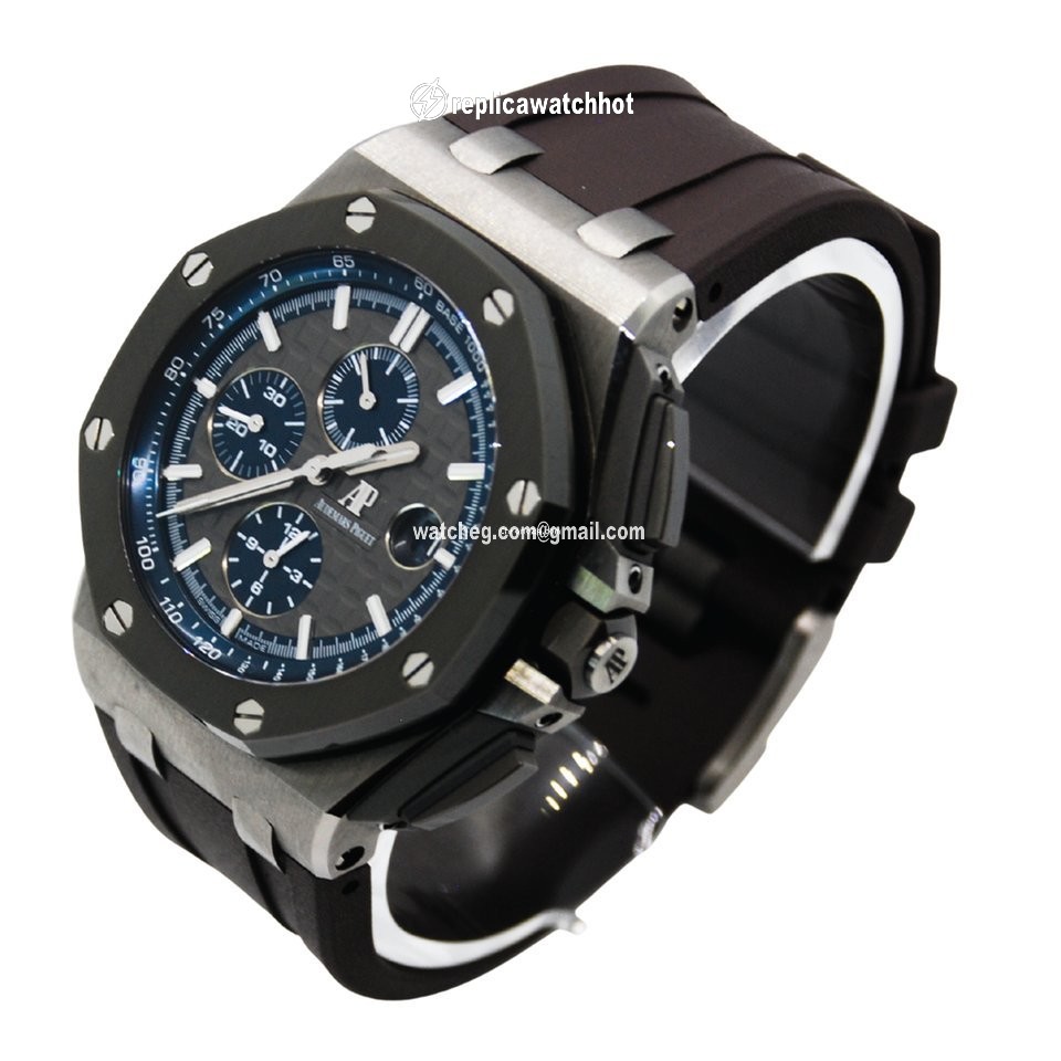 Audemars Piguet Royal Oak Offshore Chronograph Mens watch Unisex Automatic Titanium 26400.IO.OO.A004CA.02 2