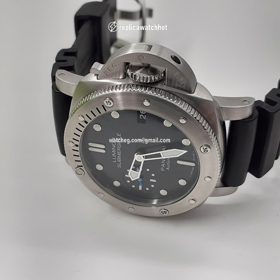Panerai Luminor Submersible 1950 3 Days Automatic Mens watch Unisex Automatic Steel PAM00682 2