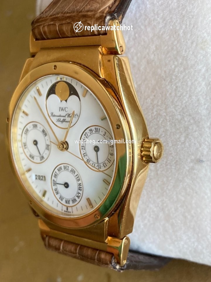 IWC Ingenieur Mens watch Unisex Automatic Yellow gold IW3540 2