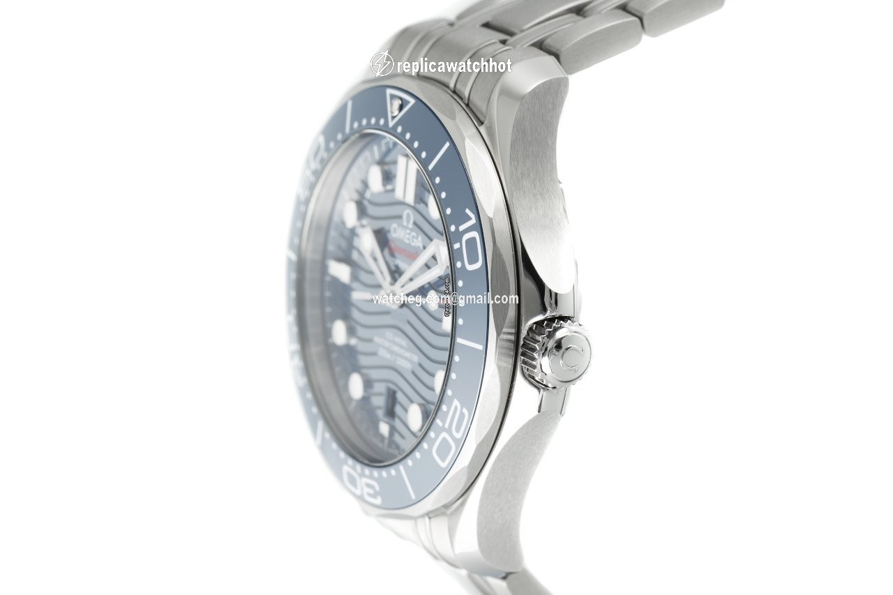 Omega Seamaster Diver 300 M Mens watch Unisex Automatic Steel 210.32.42.20.03.001 2