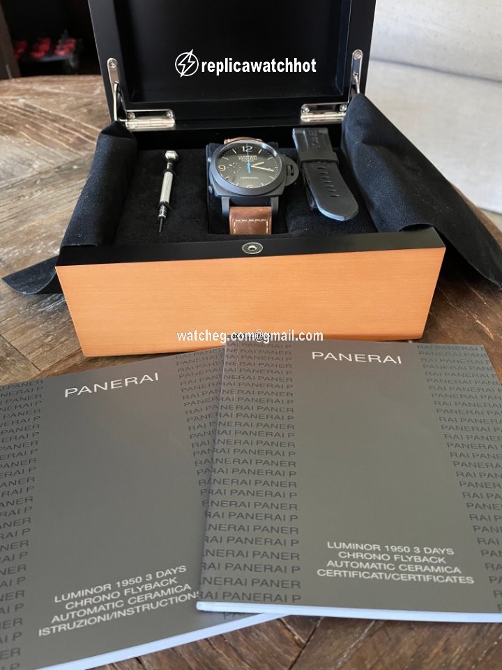 Panerai Luminor 1950 3 Days Chrono Flyback Mens watch Unisex Automatic Ceramic PAM 00580 2