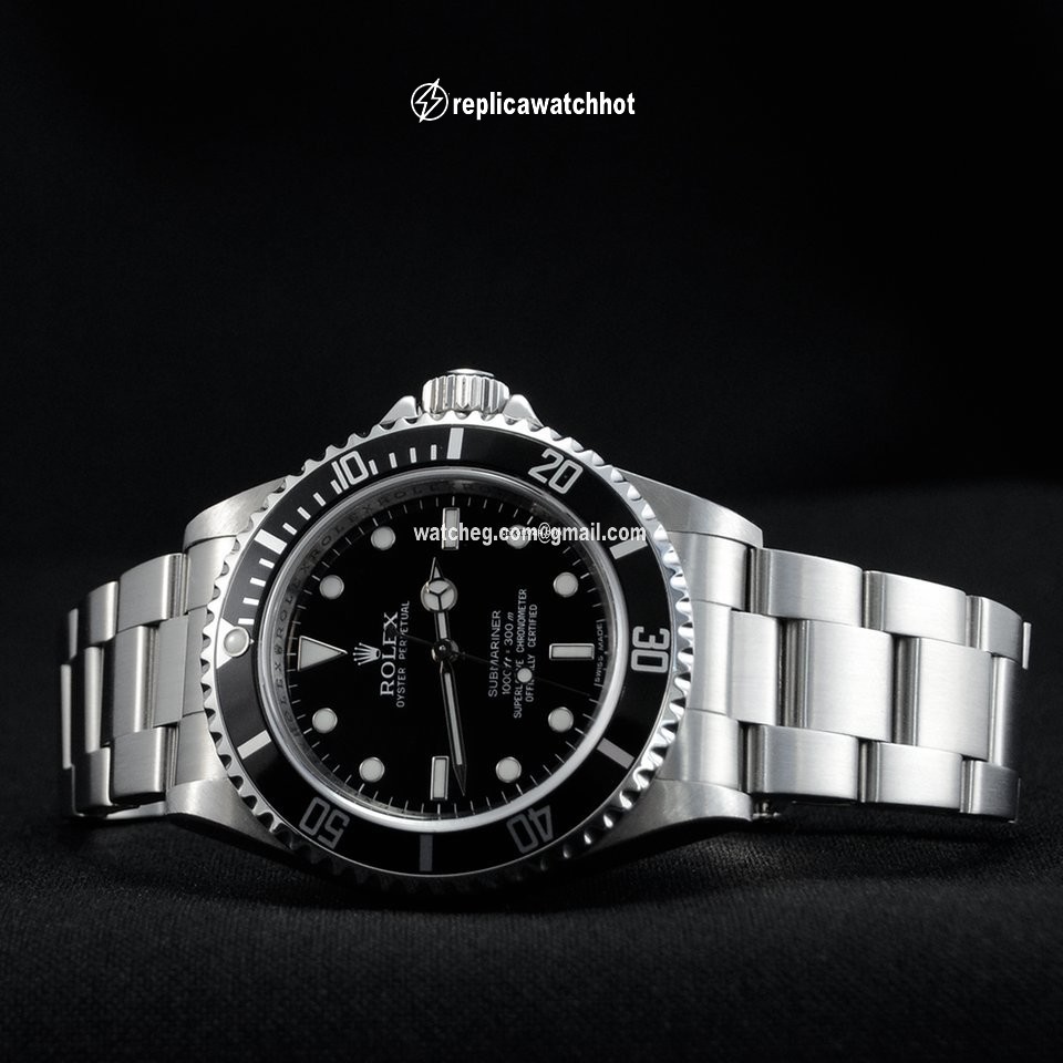 Rolex Submariner (No Date) Mens watch Unisex Steel Automatic 14060M 2