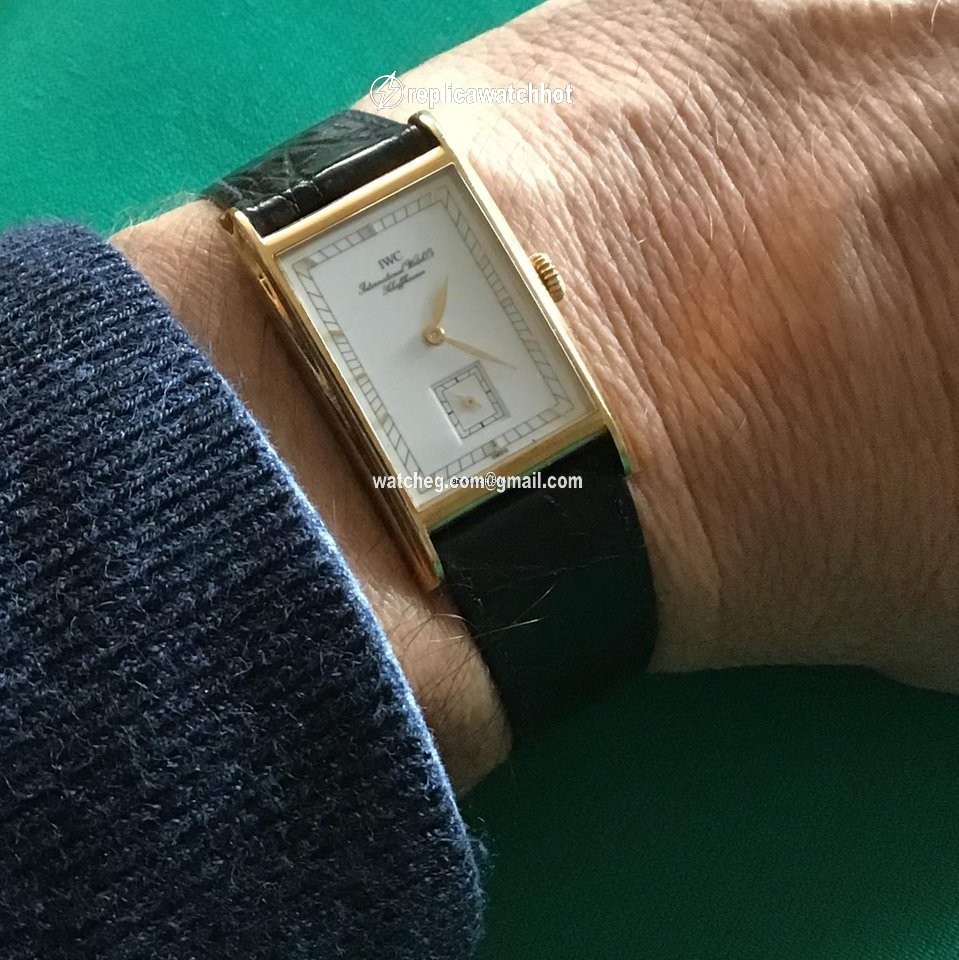IWC Novecento Mens watch Unisex Manual winding Yellow gold 2497160 2