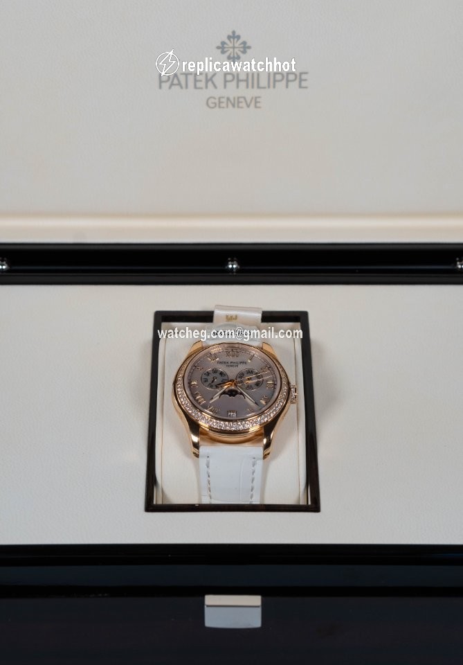 Patek Philippe Annual Calendar Womens watch Automatic Rose gold 4936R 2