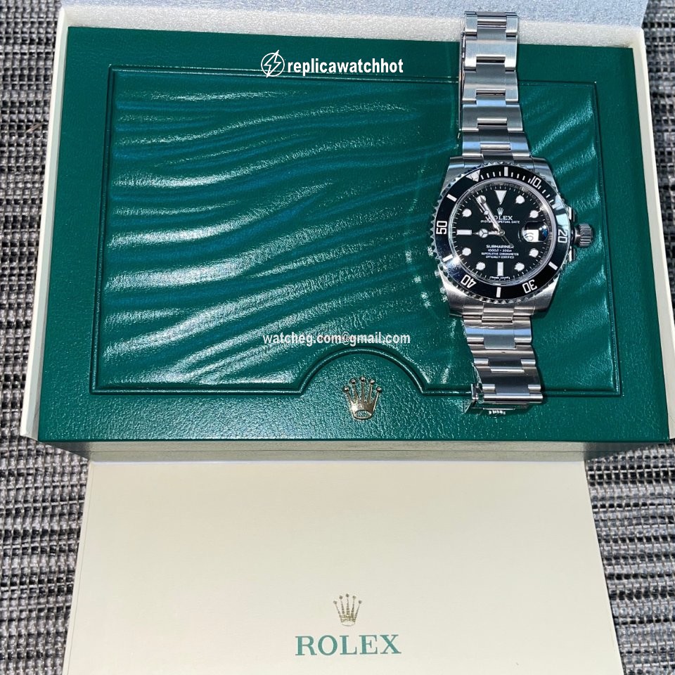 Rolex Submariner Date Mens watch Unisex Steel Automatic 16610LN 2