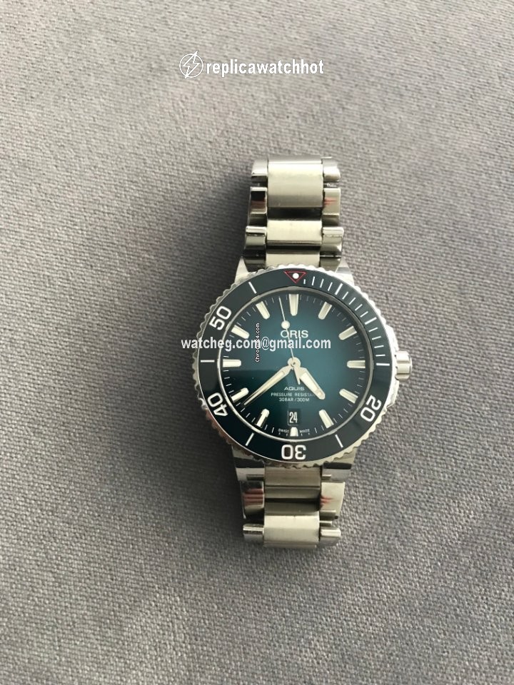 Oris Aquis Date Mens watch Unisex Automatic Steel 01 733 7732 4185-Set 2