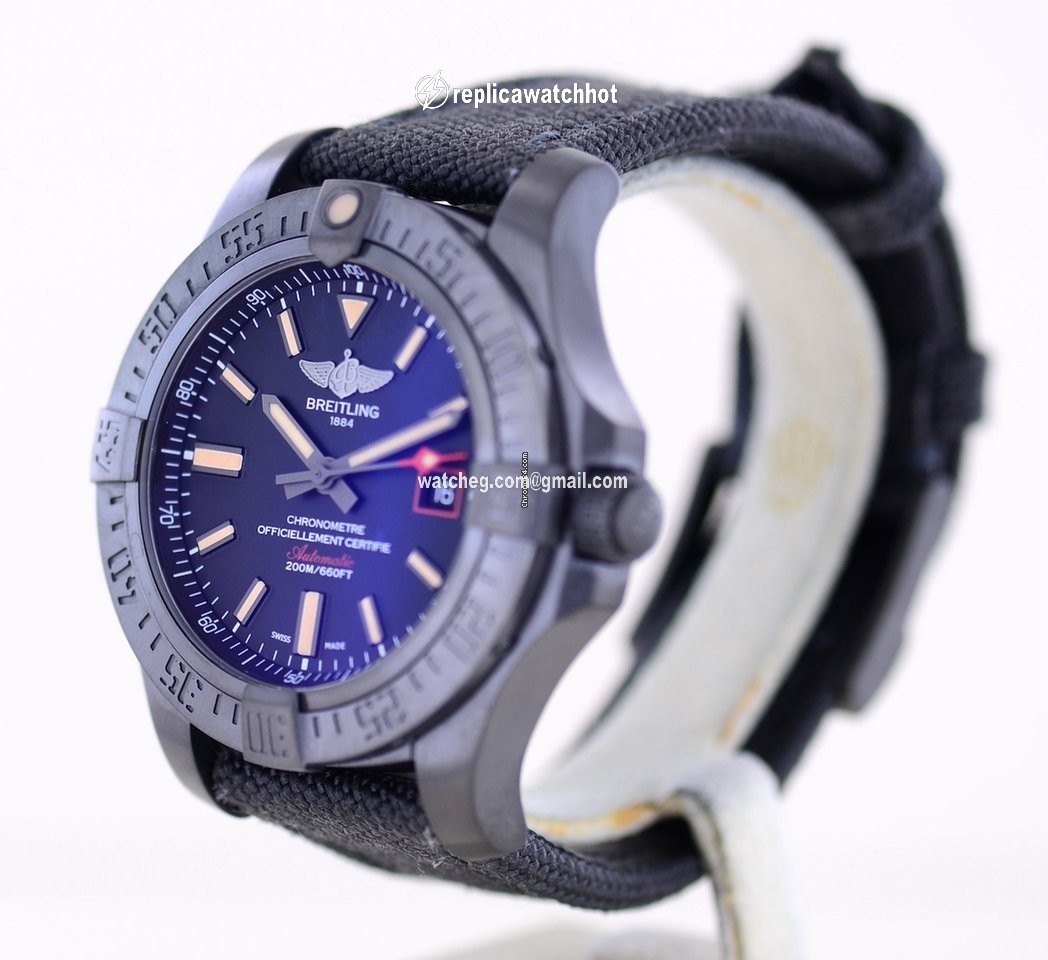 Breitling Avenger Blackbird 44 Mens watch Unisex Automatic Titanium V1731110 2