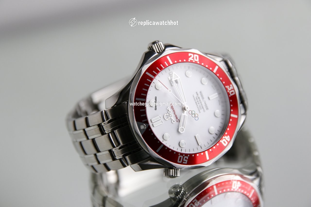Omega Seamaster Diver 300 M Mens watch Unisex Automatic Steel 212.30.41.20.04.001 2