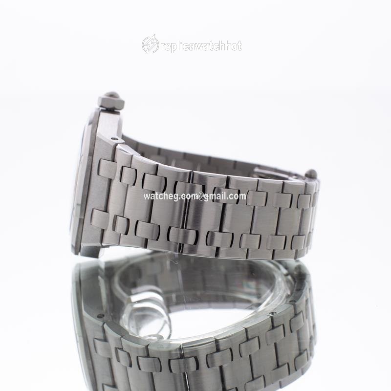 Audemars Piguet Royal Oak Lady Womens watch Quartz Steel 67600st.oo.1210st.01 2