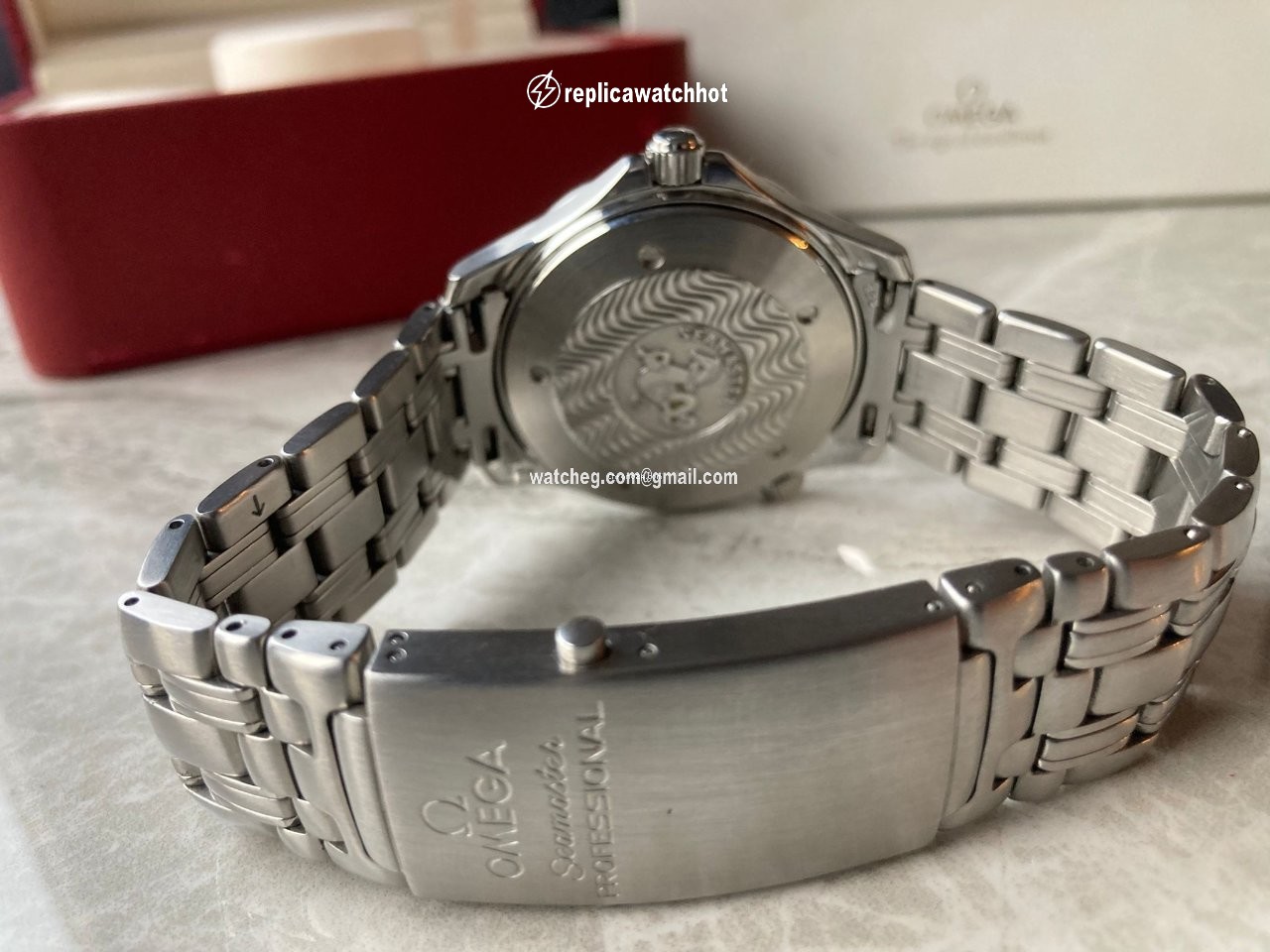 Omega Seamaster Diver 300 M Mens watch Unisex Automatic Steel 25318000 2