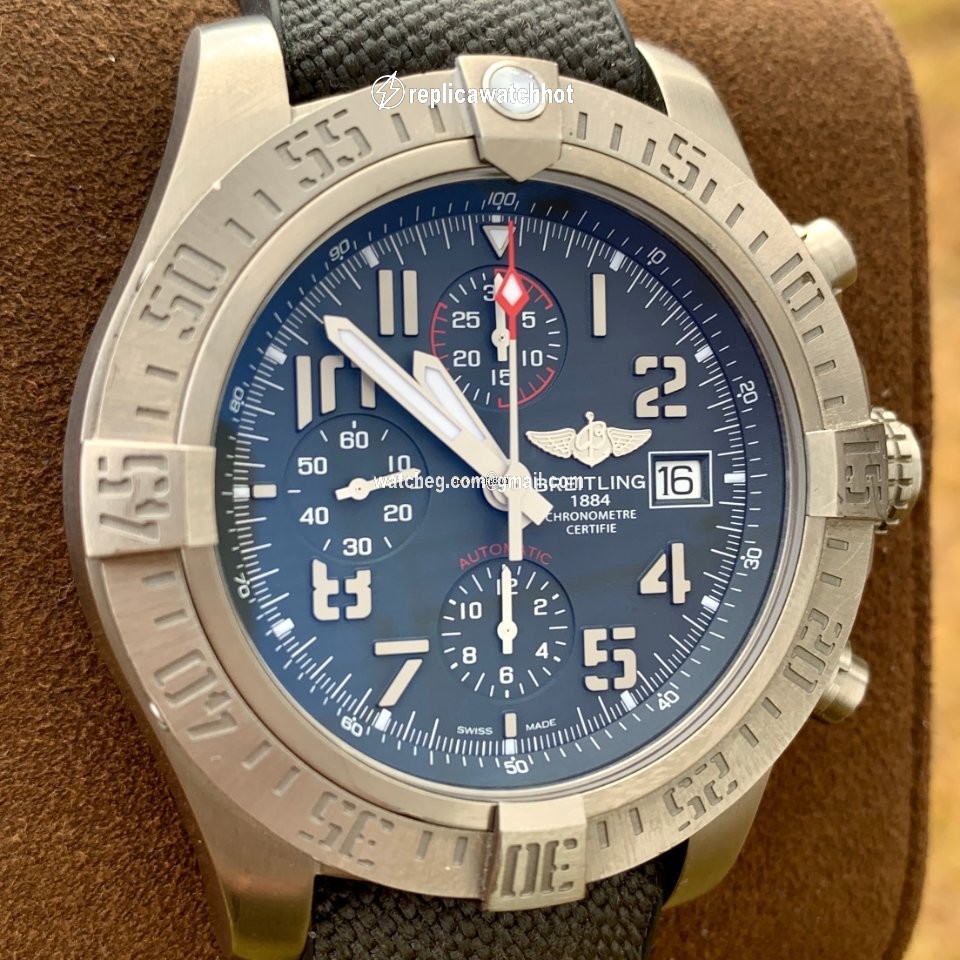Breitling Avenger Bandit Mens watch Unisex Automatic Titanium E1338310 M534 2