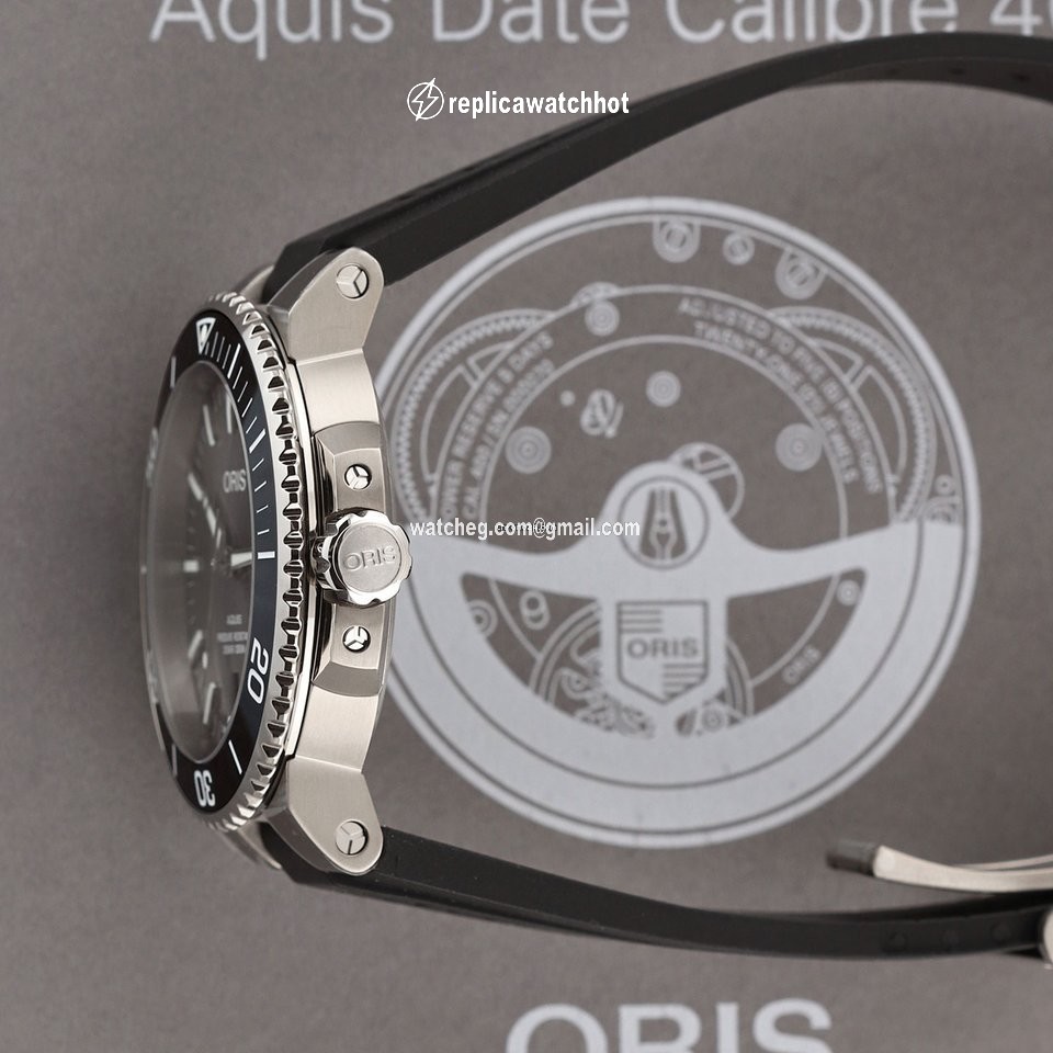 Oris Aquis Titanium Date Mens watch Unisex Automatic Titanium 01 733 7730 7153-07 4 24 64TEB 2
