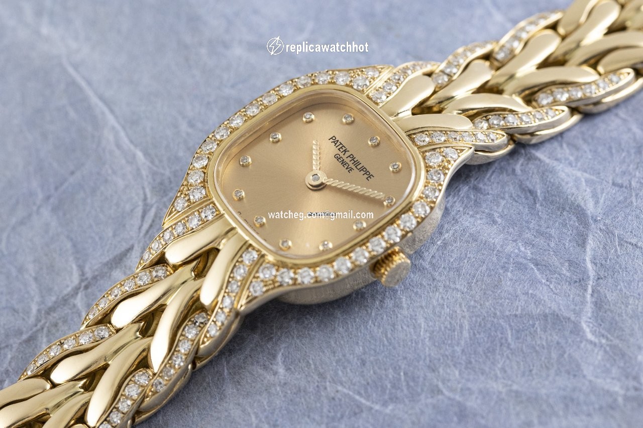 Patek Philippe Womens watch Quartz Yellow gold 4715 3 2