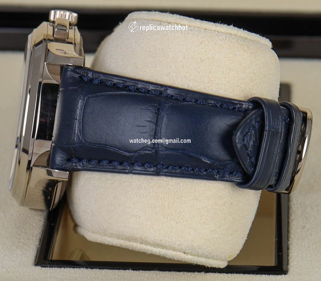Patek Philippe World Time Chronograph Mens watch Unisex Automatic White gold 5930G 2