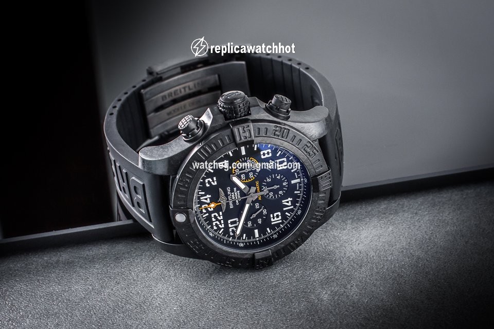 Breitling Avenger Hurricane Mens watch Unisex Automatic XB1210 2