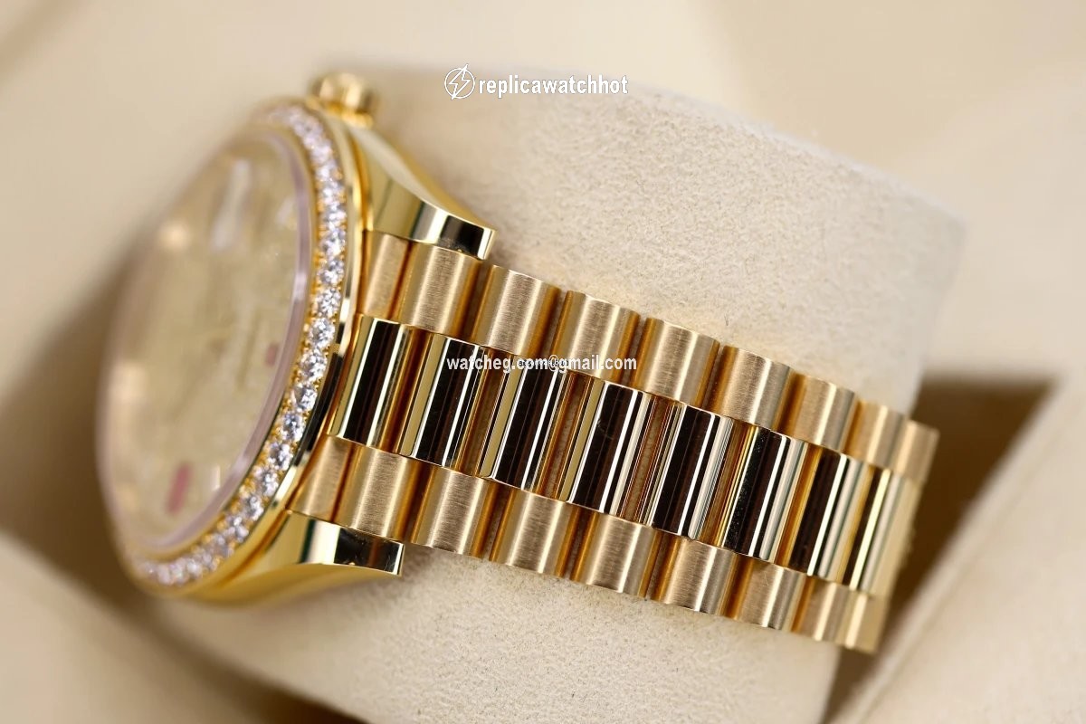 Rolex Day-Date 40 Mens watch Unisex Gold Steel Automatic 228348RBR 2