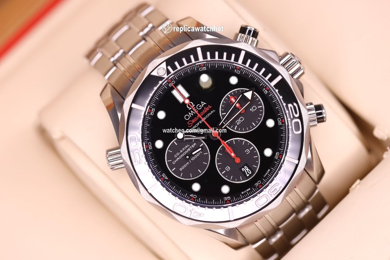 Omega Seamaster Diver 300 M Mens watch Unisex Automatic Steel 212.30.44.50.01.001 2