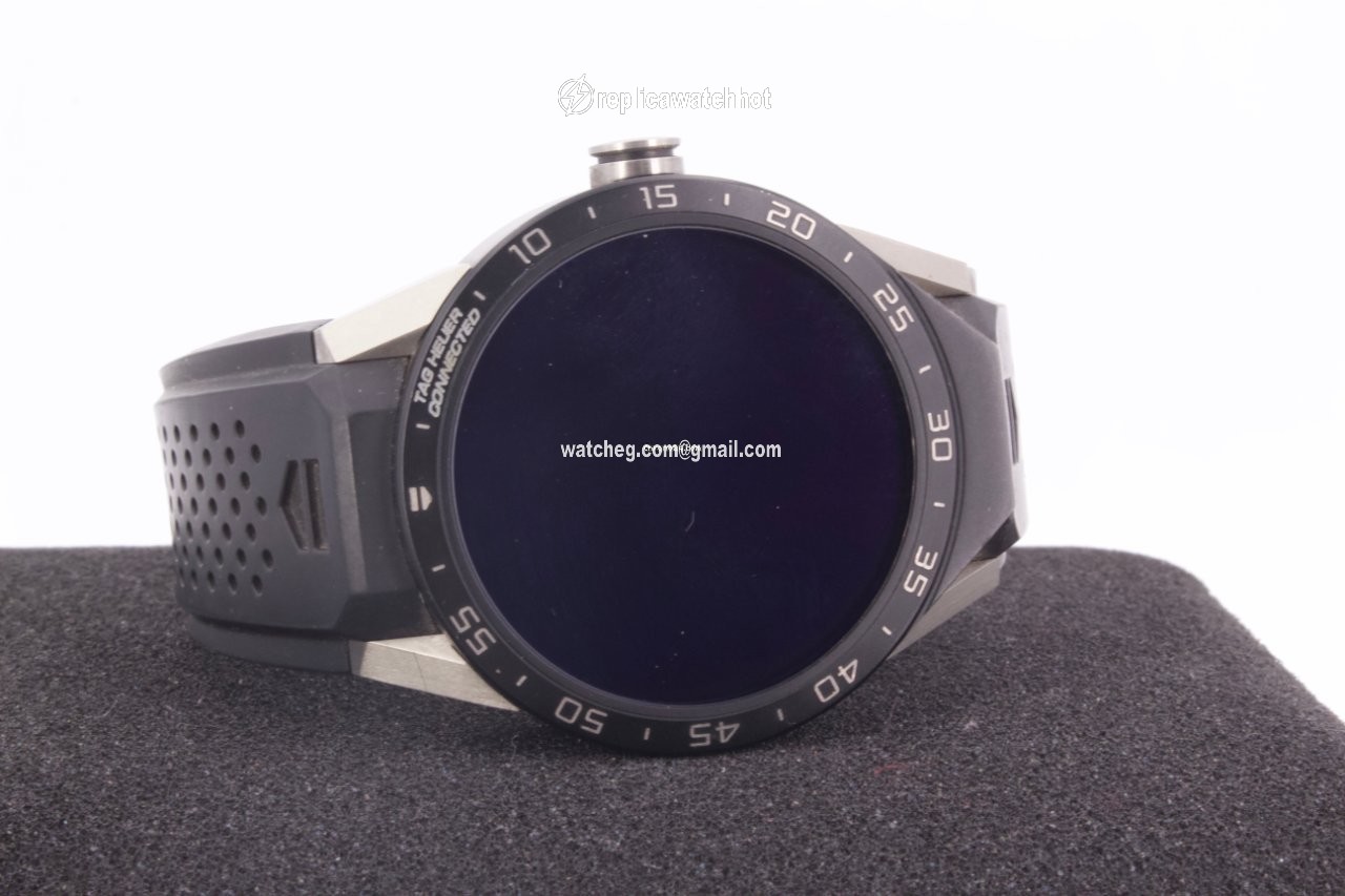 TAG Heuer Connected Mens watch Unisex Quartz Titanium SAR8A80.FT6070 2
