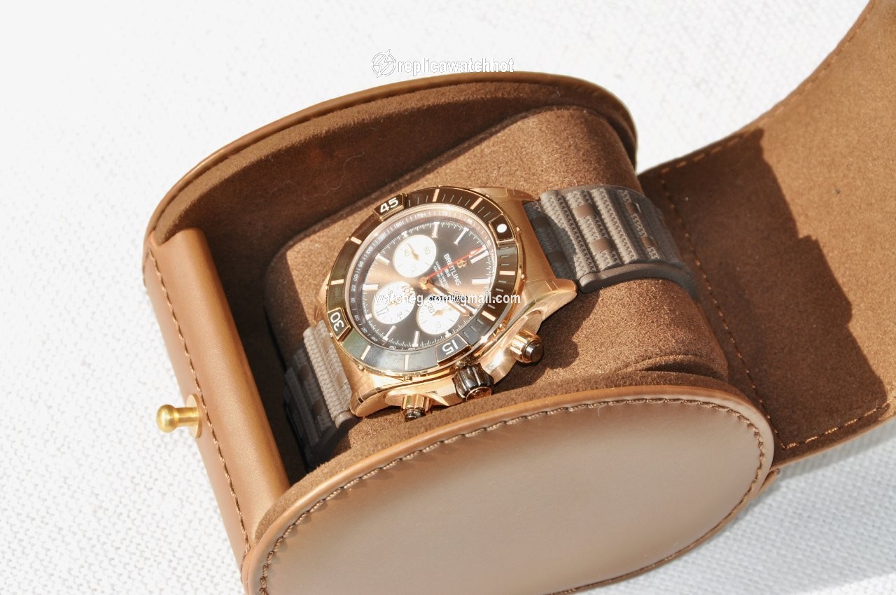 Breitling Chronomat Mens watch Unisex Automatic Rose gold RB0136E31Q1S1 2