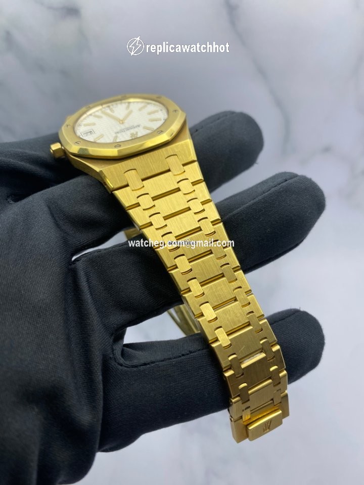 Audemars Piguet Royal Oak Jumbo Mens watch Unisex Automatic Yellow gold 15202BA.OO.0944BA.01 2