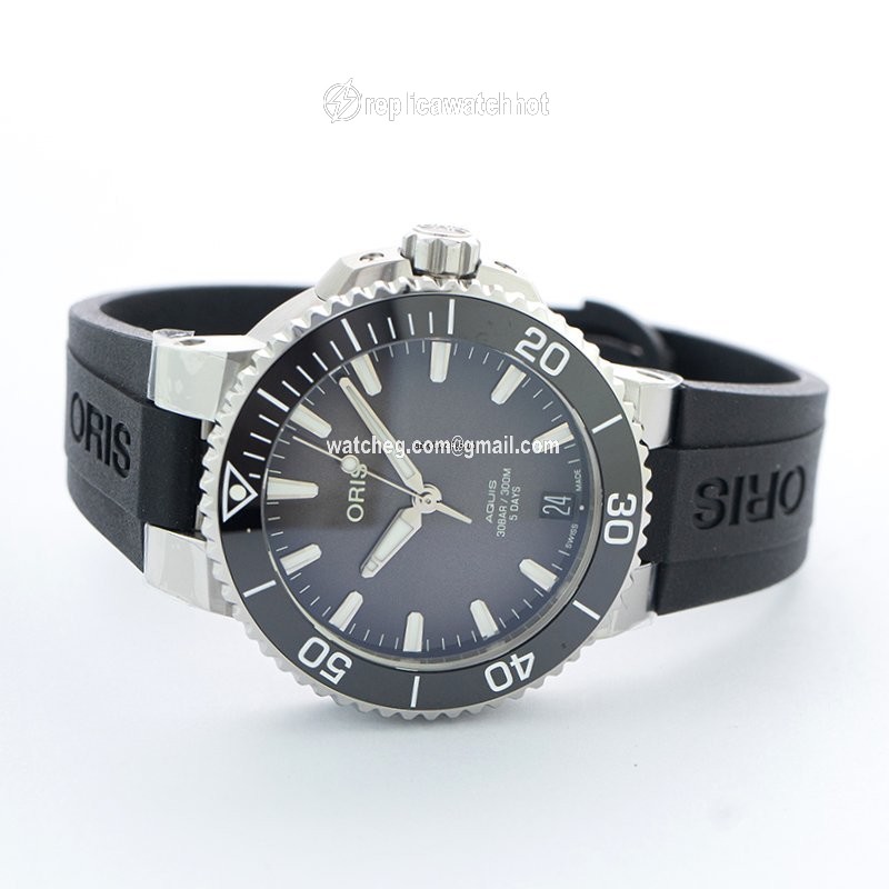 Oris Aquis Date 01 400 7769 4154-07 4 22 74FC 2