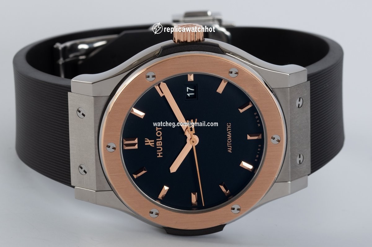 Hublot Classic Fusion 45, 42, 38, 33 mm Mens watch Unisex Automatic Titanium 542.NO.1181.RX 2