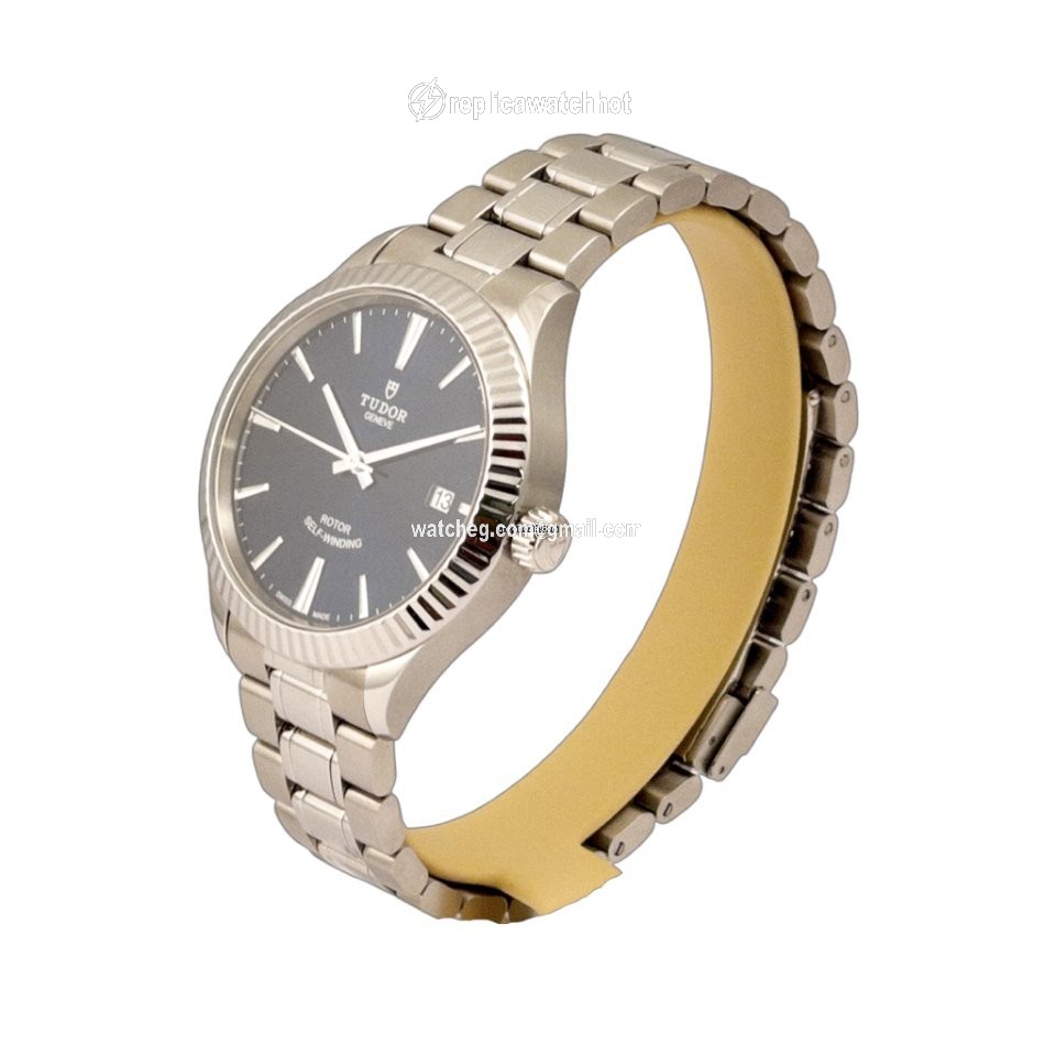 Tudor Style 12510 2