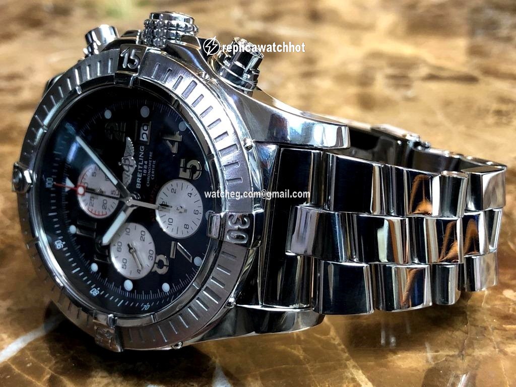 Breitling Super Avenger Steel A1337011 B682 2