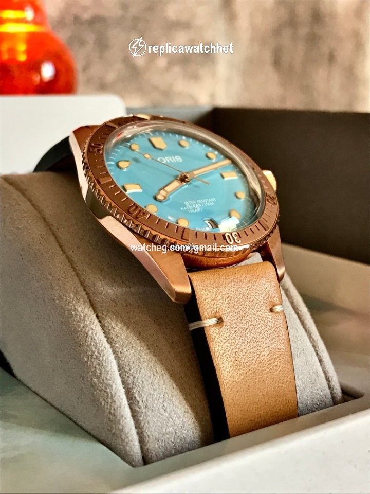 Oris Divers Sixty Five Mens watch Unisex Automatic Bronze 01 733 7771 3155-07 5 19 04BR 2