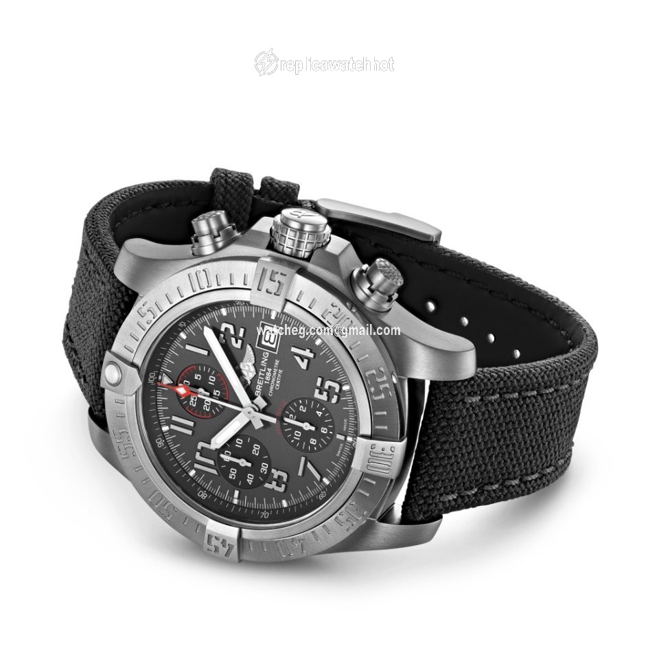 Breitling Avenger Bandit Mens watch Unisex Automatic Titanium E13383101M1W1 2