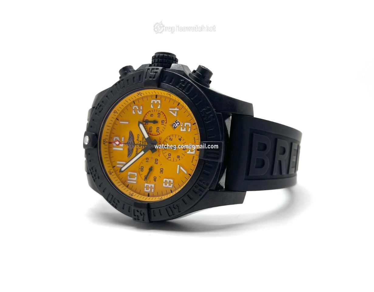 Breitling Avenger Hurricane Mens watch Unisex Automatic Carbon XB0170E4 I533 282S 2