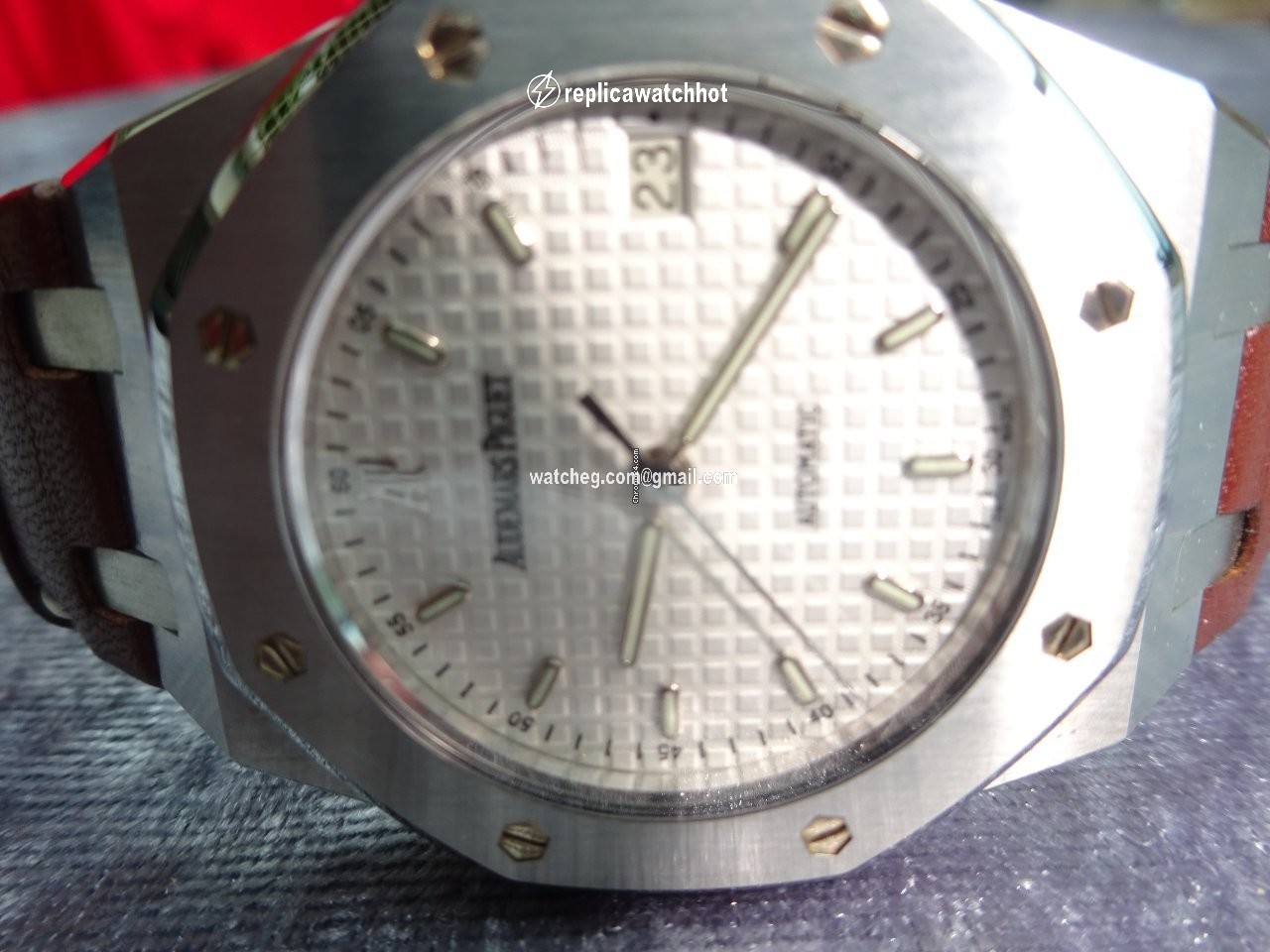 Audemars Piguet Royal Oak Mens watch Unisex Automatic Steel 15189ST.OO.D083CU.01 , Limited Pictet & Cie , Wertanlage 2