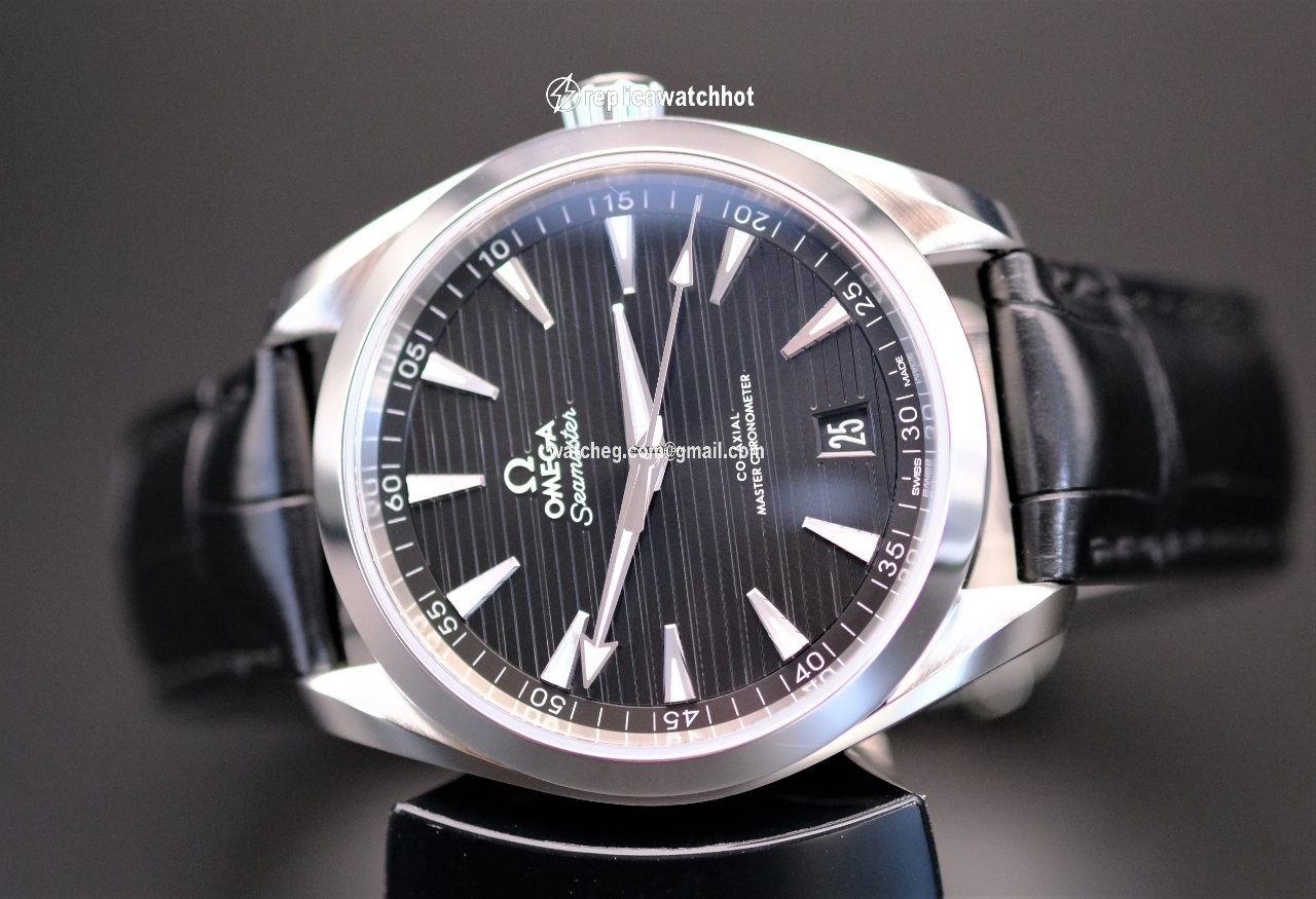 Omega Seamaster Aqua Terra Mens watch Unisex Automatic Steel 220.13.41.21.01.001 2