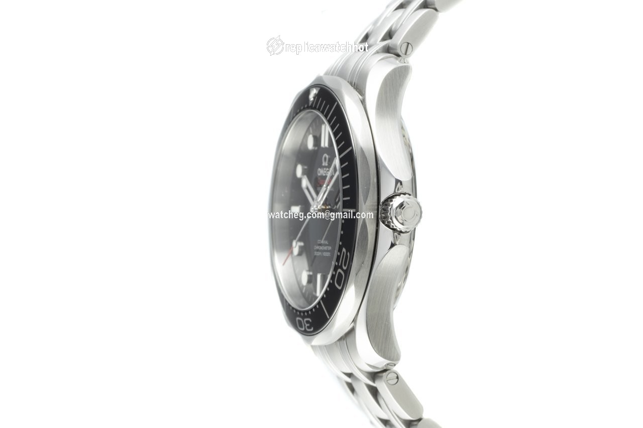 Omega Seamaster Diver 300 M Mens watch Unisex Automatic Steel 212.30.41.20.01.003 2