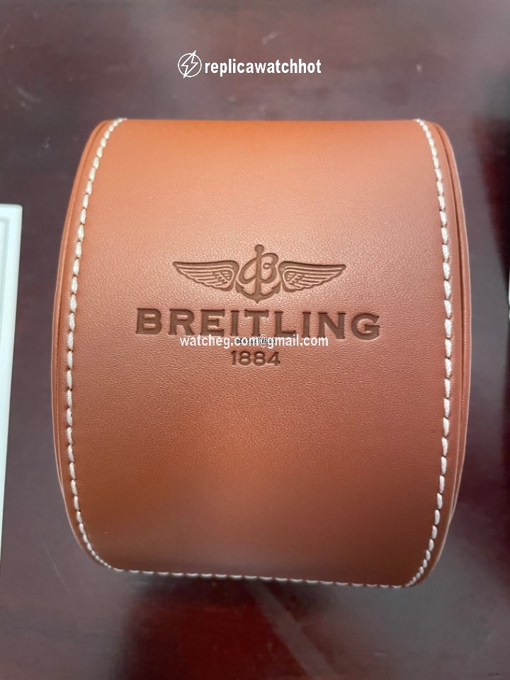 Breitling Avenger II GMT Mens watch Unisex Automatic Steel A3239011 BC35-170A 2