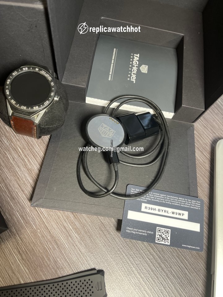 TAG Heuer Connected Mens watch Unisex Quartz Titanium SBF818000.11FT8031 2