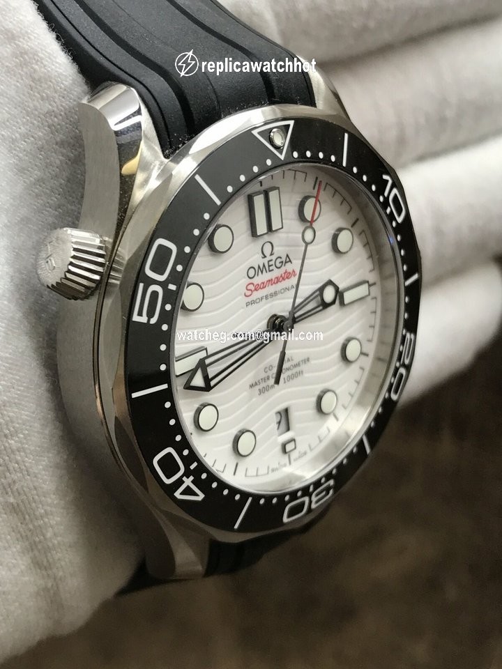 Omega Seamaster Diver 300 M Automatic Steel 300M 210.32.42.20.04.001 2