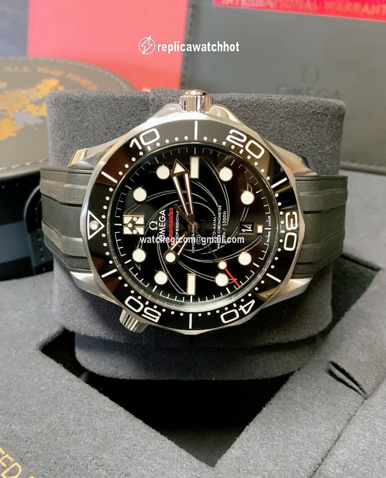 Omega Seamaster Diver 300 M Mens watch Unisex Automatic Steel 210.22.42.20.01.004 2