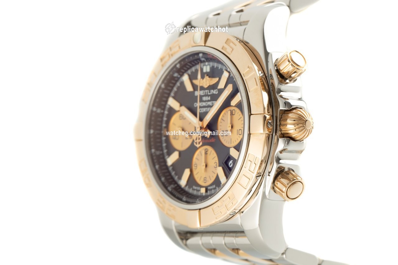 Breitling Chronomat 44 Mens watch Unisex Automatic Gold Steel CB0110 2