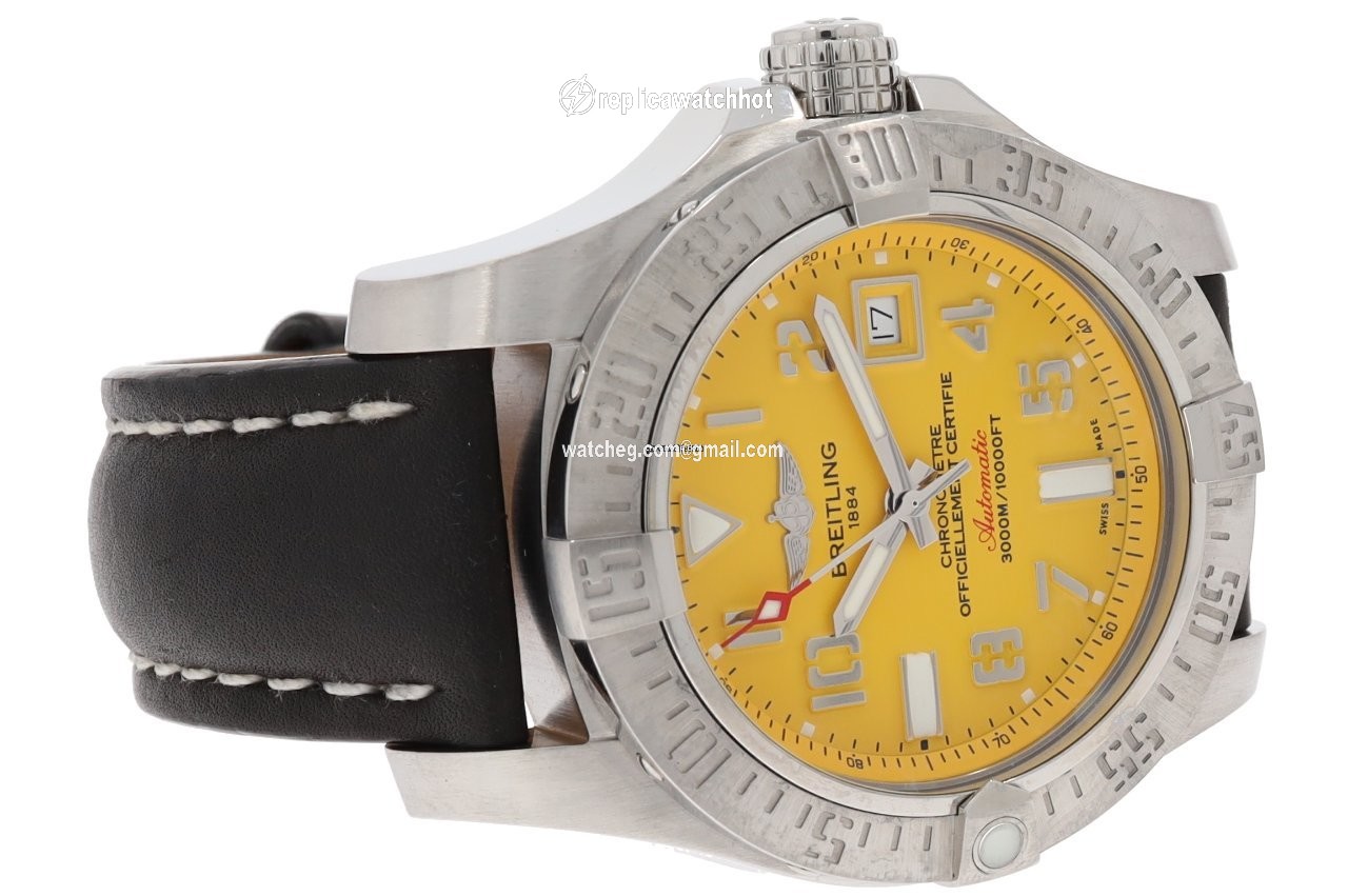 Breitling Avenger II Seawolf Mens watch Unisex Automatic Steel A1733110 I519 169A 2