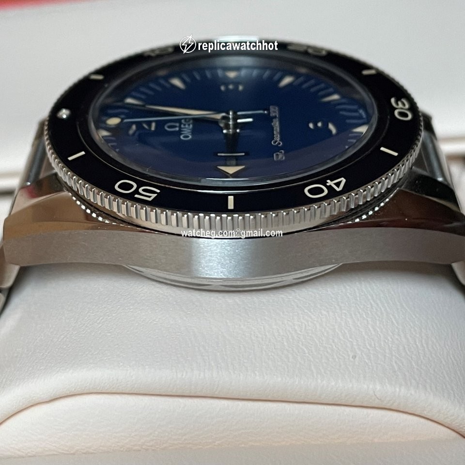 Omega Seamaster 300 Mens watch Unisex Automatic Steel 234.30.41.21.03.001 2