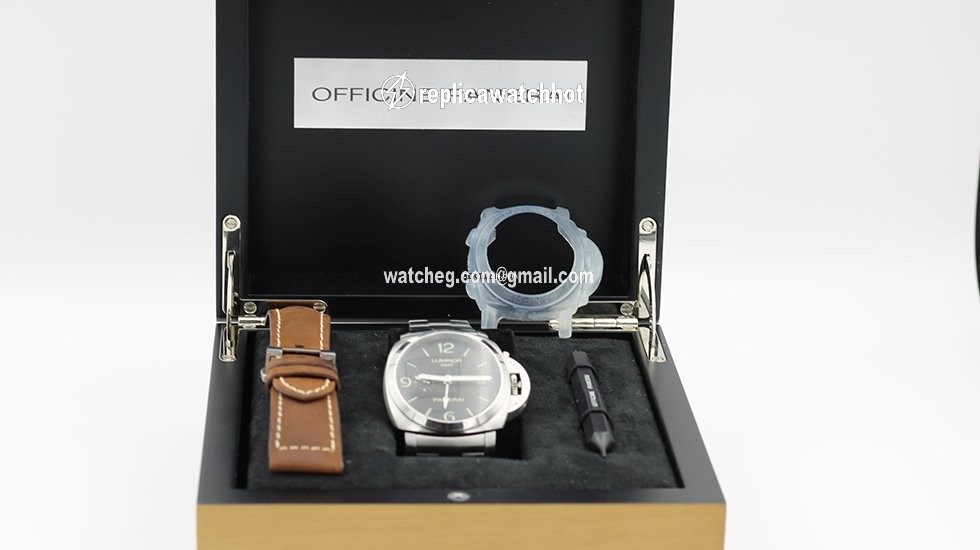 Panerai Luminor 1950 3 Days GMT Automatic Mens watch Unisex Automatic Steel PAM 00329 2