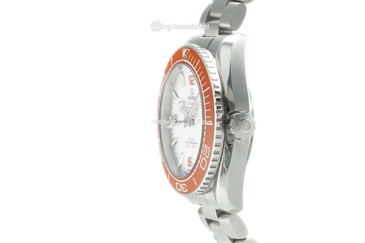 Omega Seamaster Planet Ocean Mens watch Unisex Automatic Steel 215.30.44.21.04.001 2