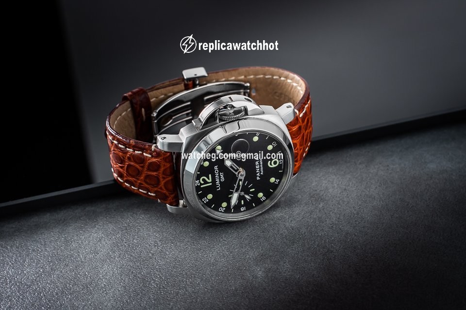 Panerai Luminor GMT Automatic Mens watch Unisex Automatic Steel PAM 00159 2