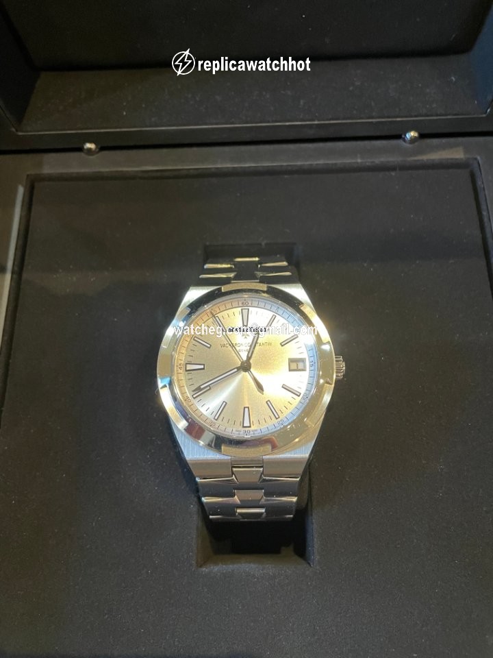 Vacheron Constantin Overseas Mens watch Unisex Automatic Steel 4500V 110A-B126 2