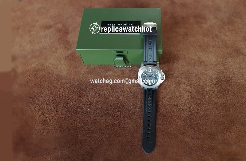 Panerai Luminor Submersible Automatic Titanium PAM 25 2