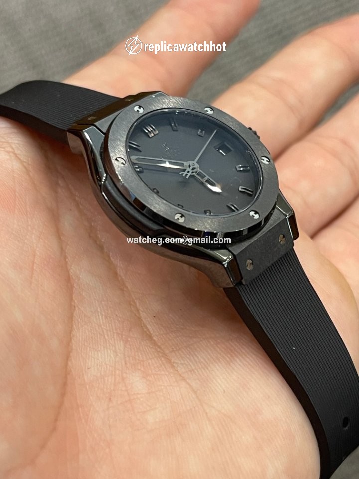 Hublot Classic Fusion Quartz Womens watch Automatic Ceramic 581.cm.110.rx 2