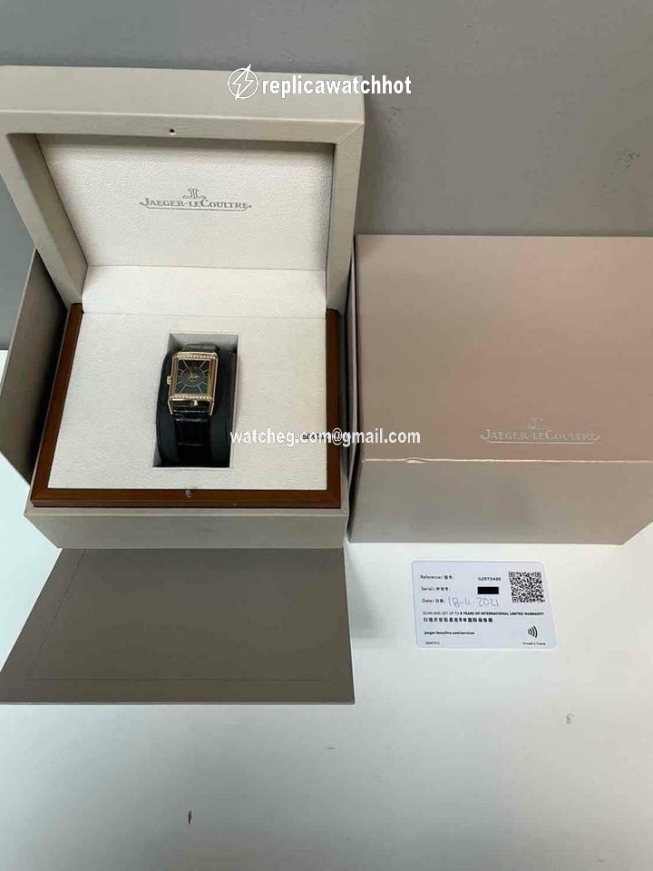 Jaeger-LeCoultre Reverso Classic Medium Duetto Automatic Rose gold Q2572420 2