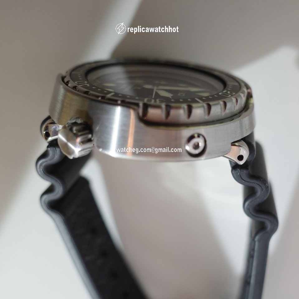 Seiko Prospex Mens watch Unisex Quartz Steel SBBN045 2